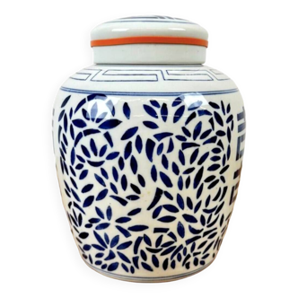 Chinese porcelain vase