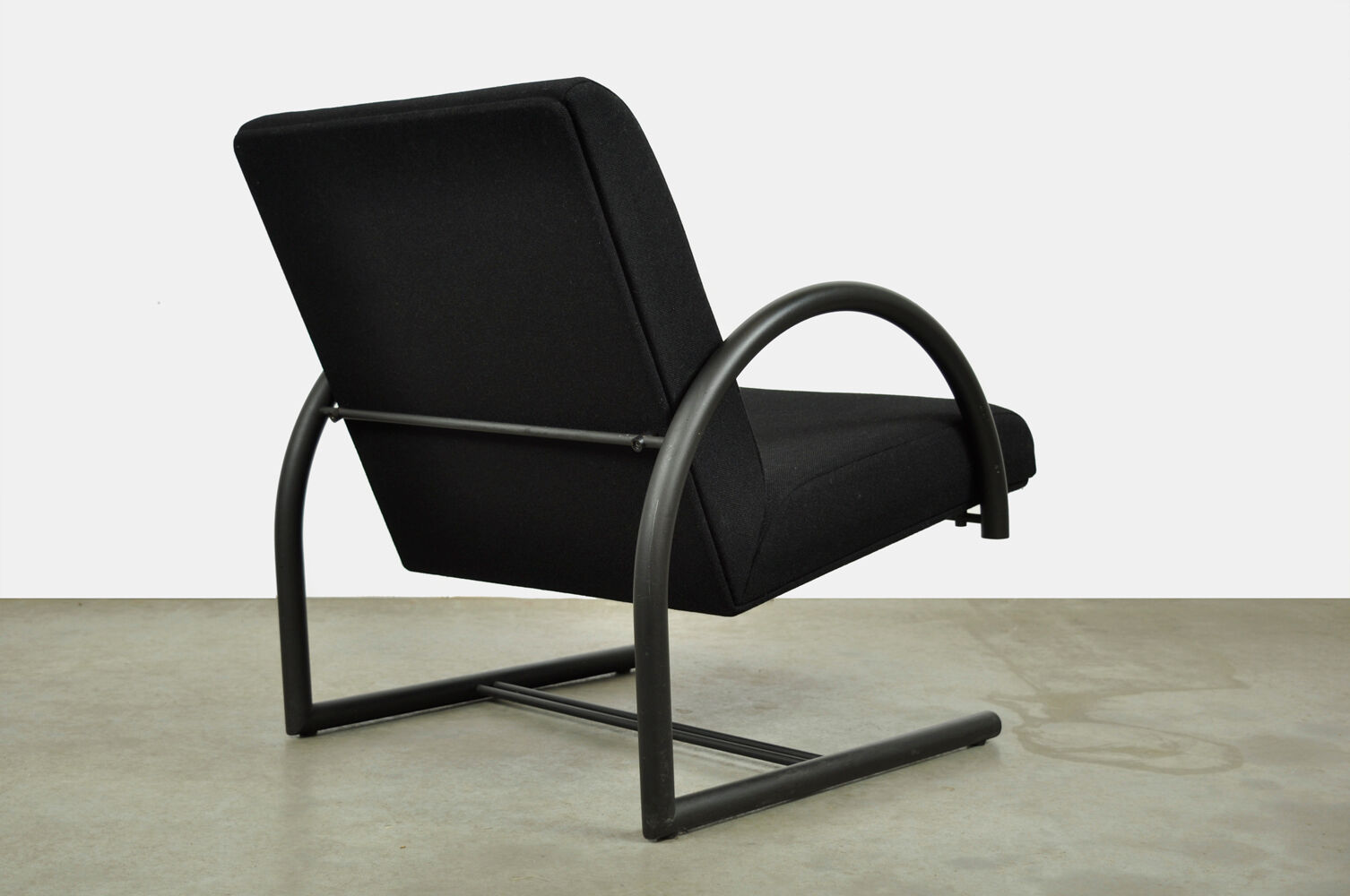 Post modern “circle” arm chair by Pierre Mazairac & Karel Boonzaaijer for Gelderland, 1980s