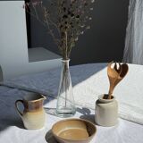 A solid brown flat-bottomed stoneware bowl D18