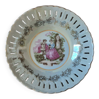 Coupe porcelaine  barbotine  aristocratique