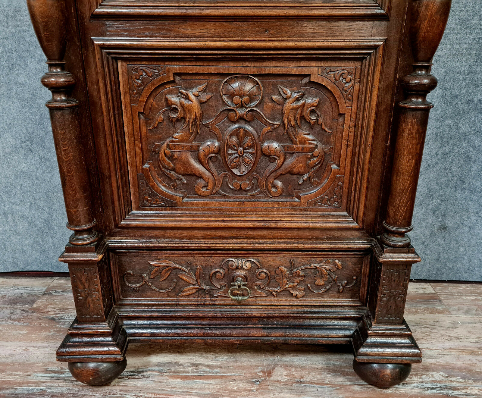 Renaissance library of solid oak hunting lodge around 1850