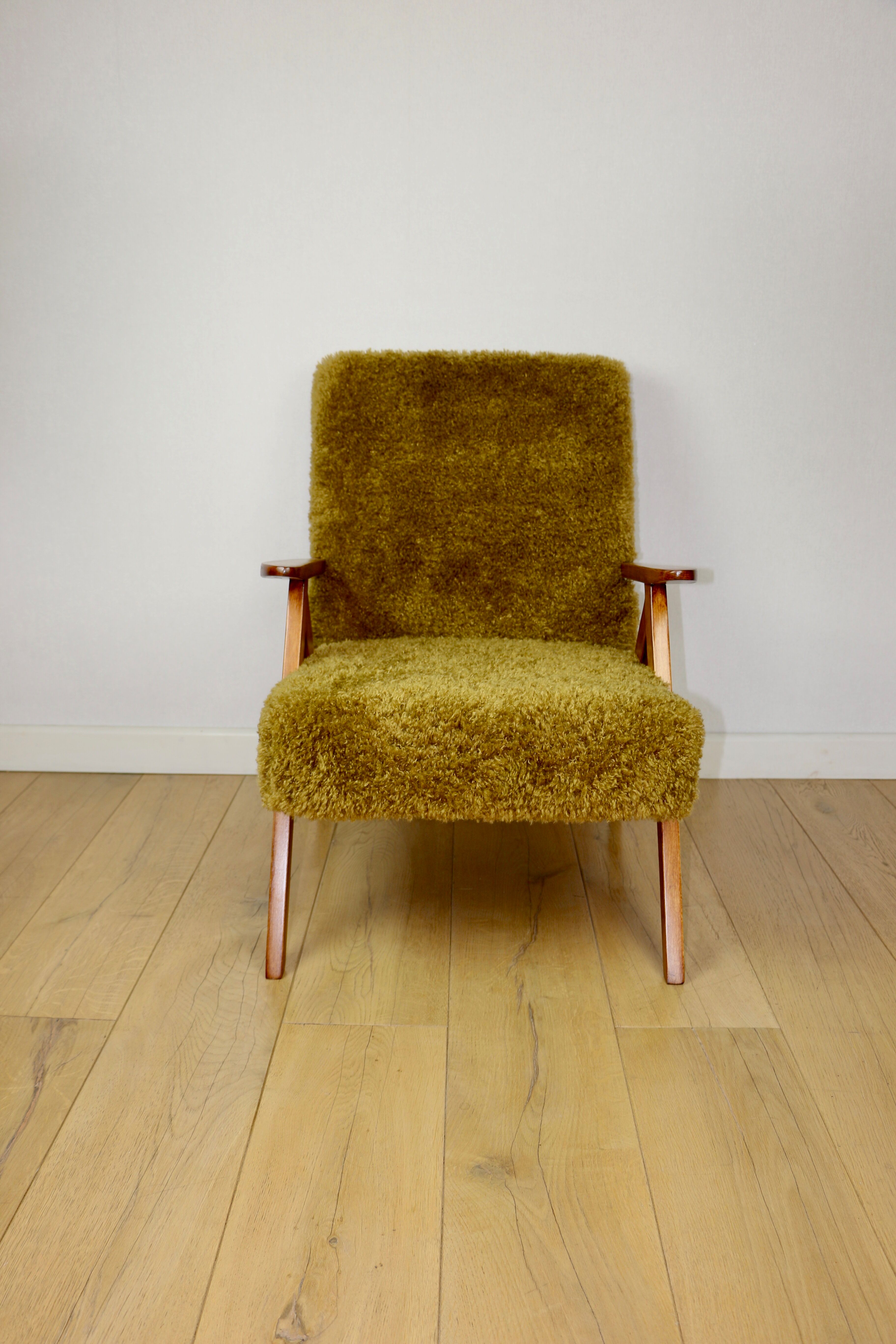Vintage armchair B-310 VAR vintage khaki / olive long hair Rudy Lis