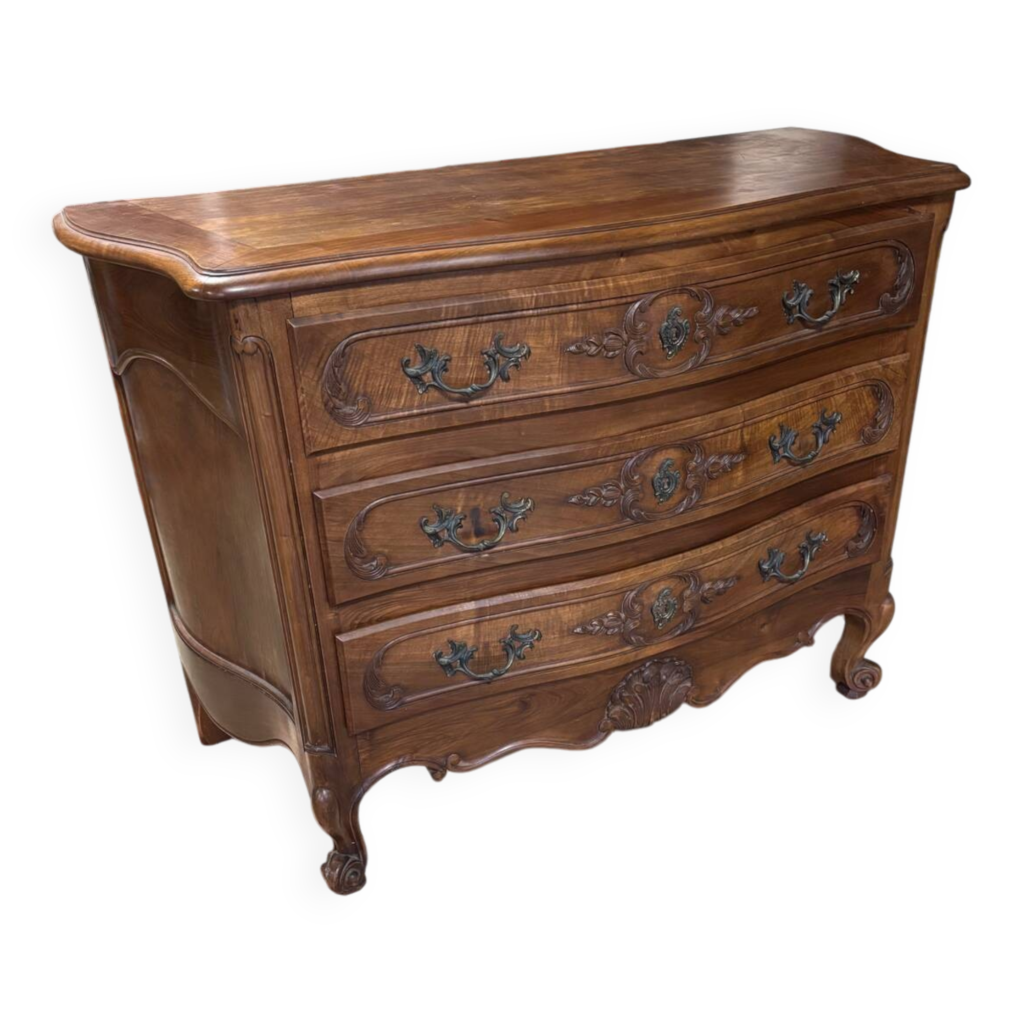 Walnut chest of drawers