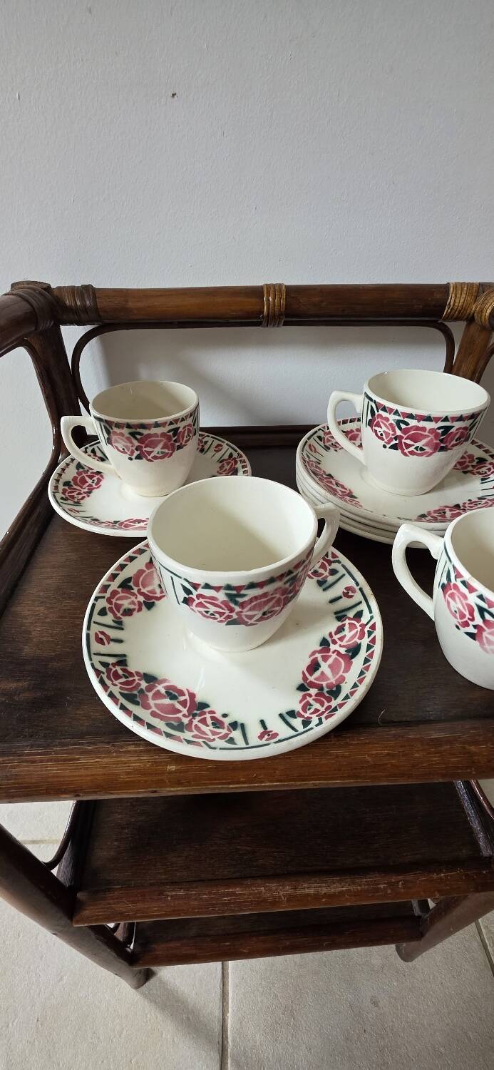 Tasses à café Art Déco décors de roses
