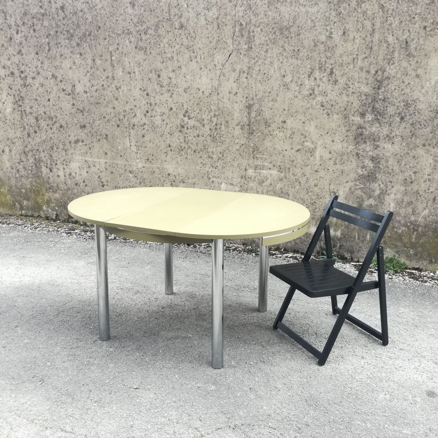 Extendable round table, gingham tile patterns late 1970 - Ø100