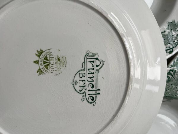 Set de 10 assiettes « Prunelle » Boch La Louvière