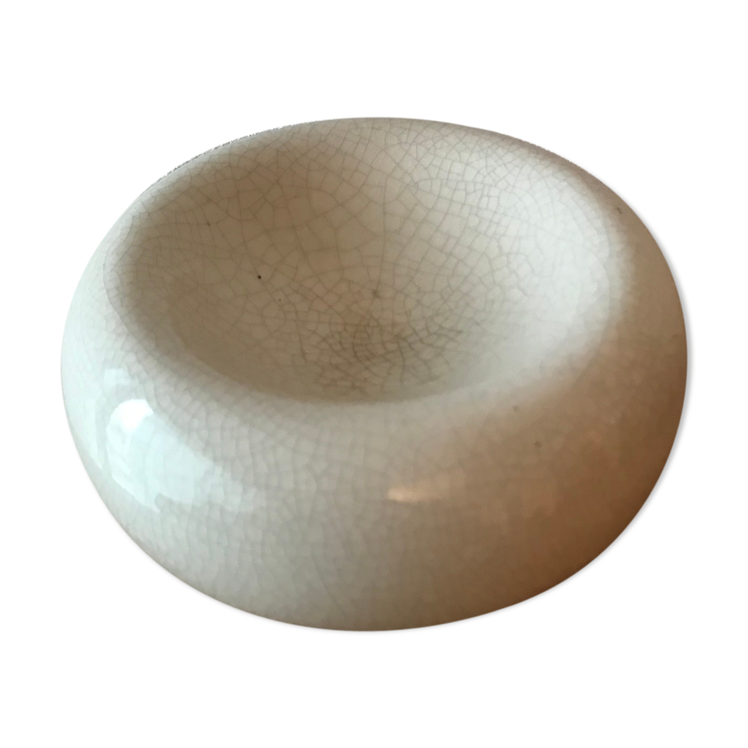 Empty pocket in cracked earthenware François Châtain