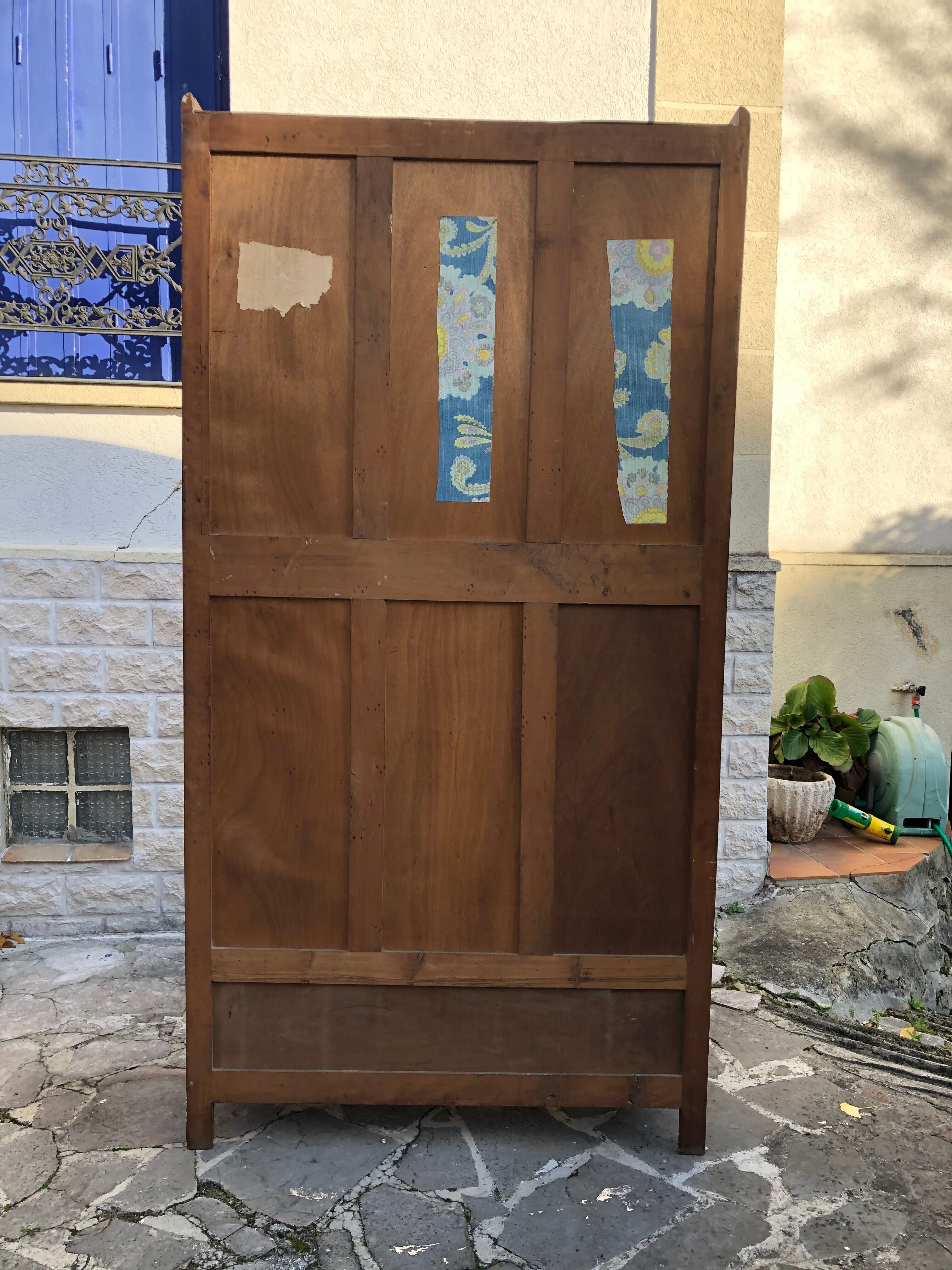 Parisian hotel wardrobe