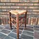 Tabouret triangulaire style Charlotte Perriand