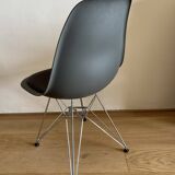 Lot of 4 original Eames DSR chairs by Vitra – with cushion.