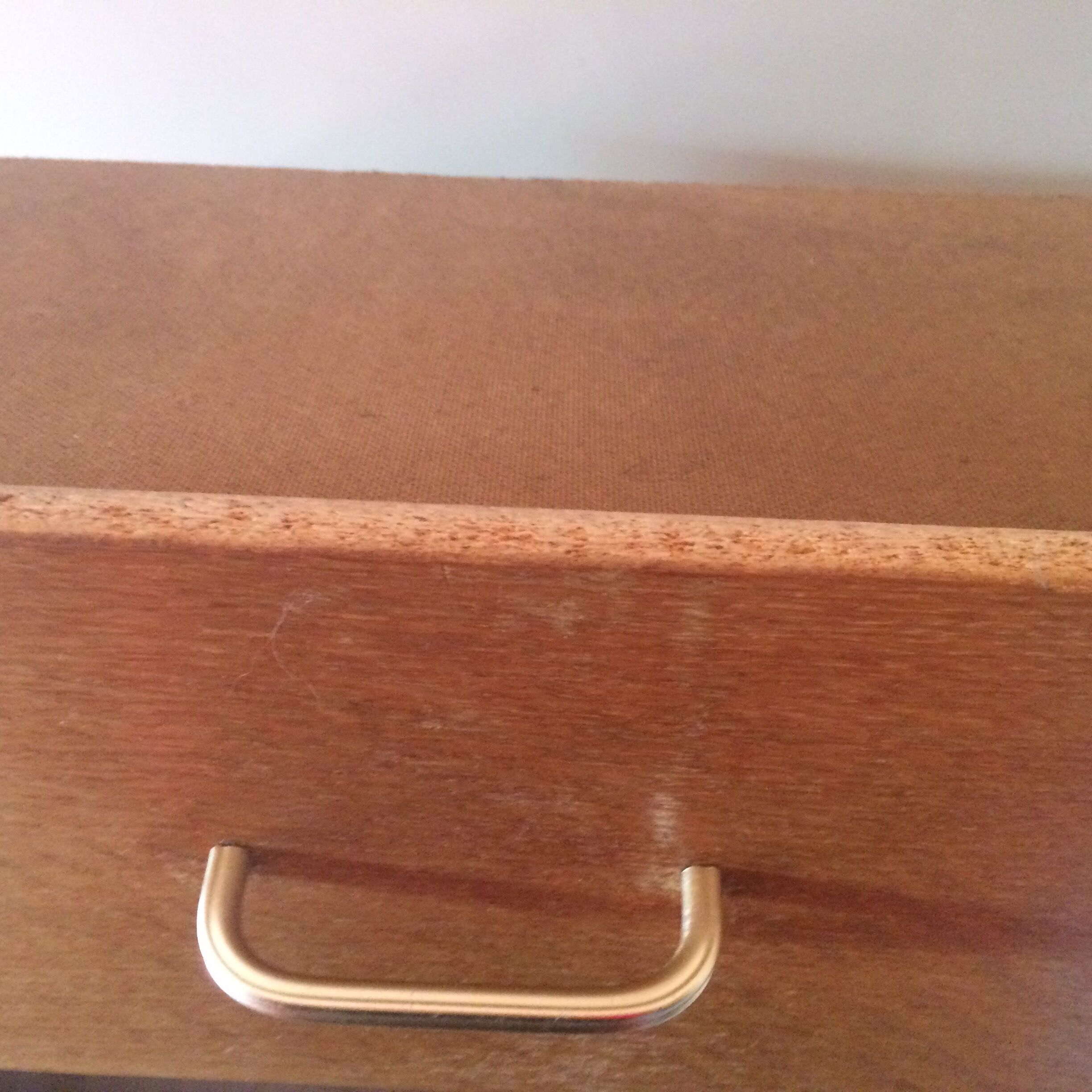Commode 5 tiroirs en chene blond.