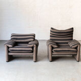 Set of 2 easy chairs 'Maralunga' by Vico Magistretti