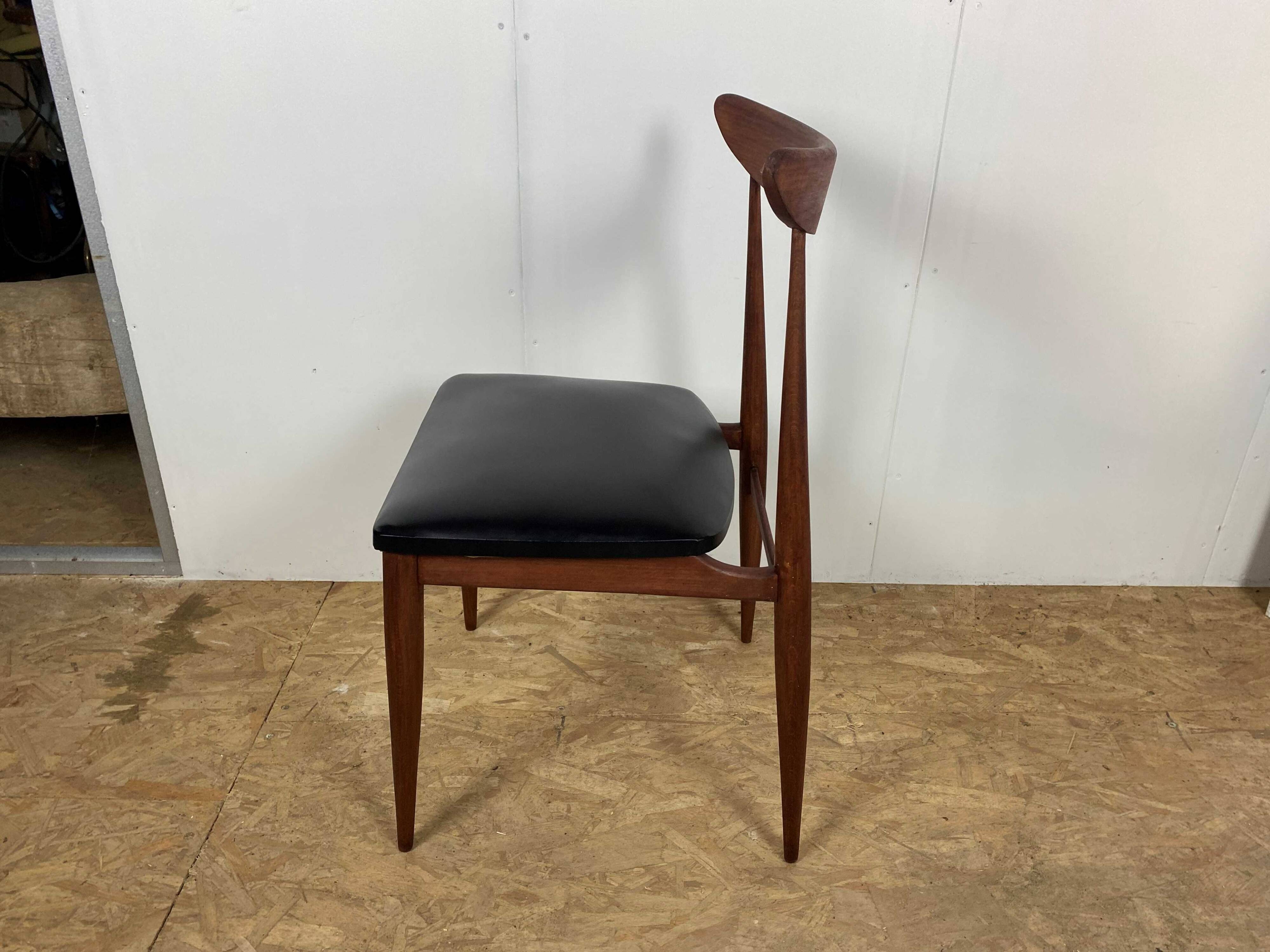 A vintage Scandinavian teak skai chair from AN60