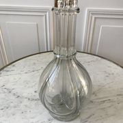 Carafe à liqueur à compartiments en verre moulé début XXème