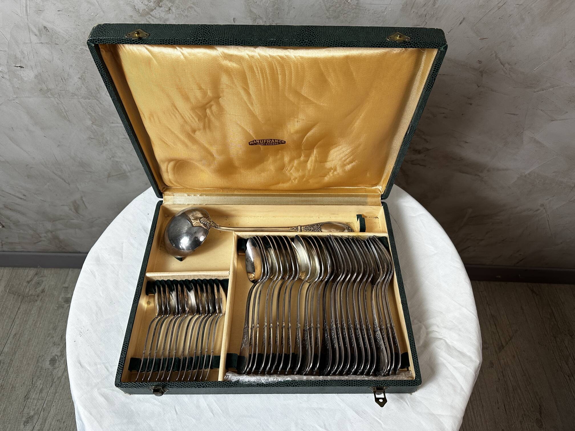 Coffret métal argenté