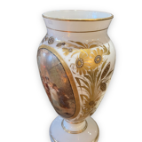 Vase in painted and gilded opaline animated scene