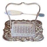 Beurrier en métal argenté Art Déco avec beurrier en cristal taillé et couteau.
