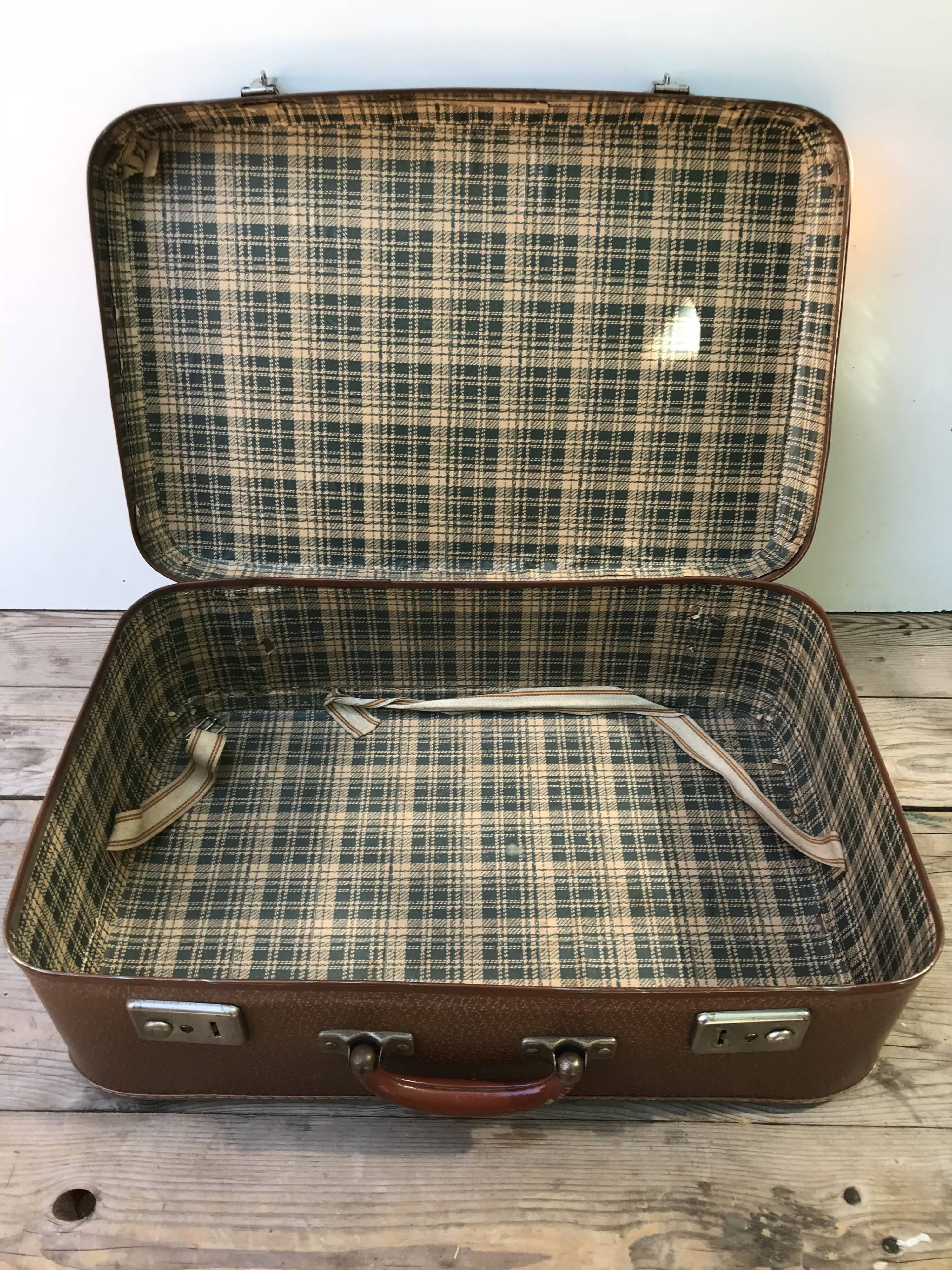 Old suitcase 70s vintage