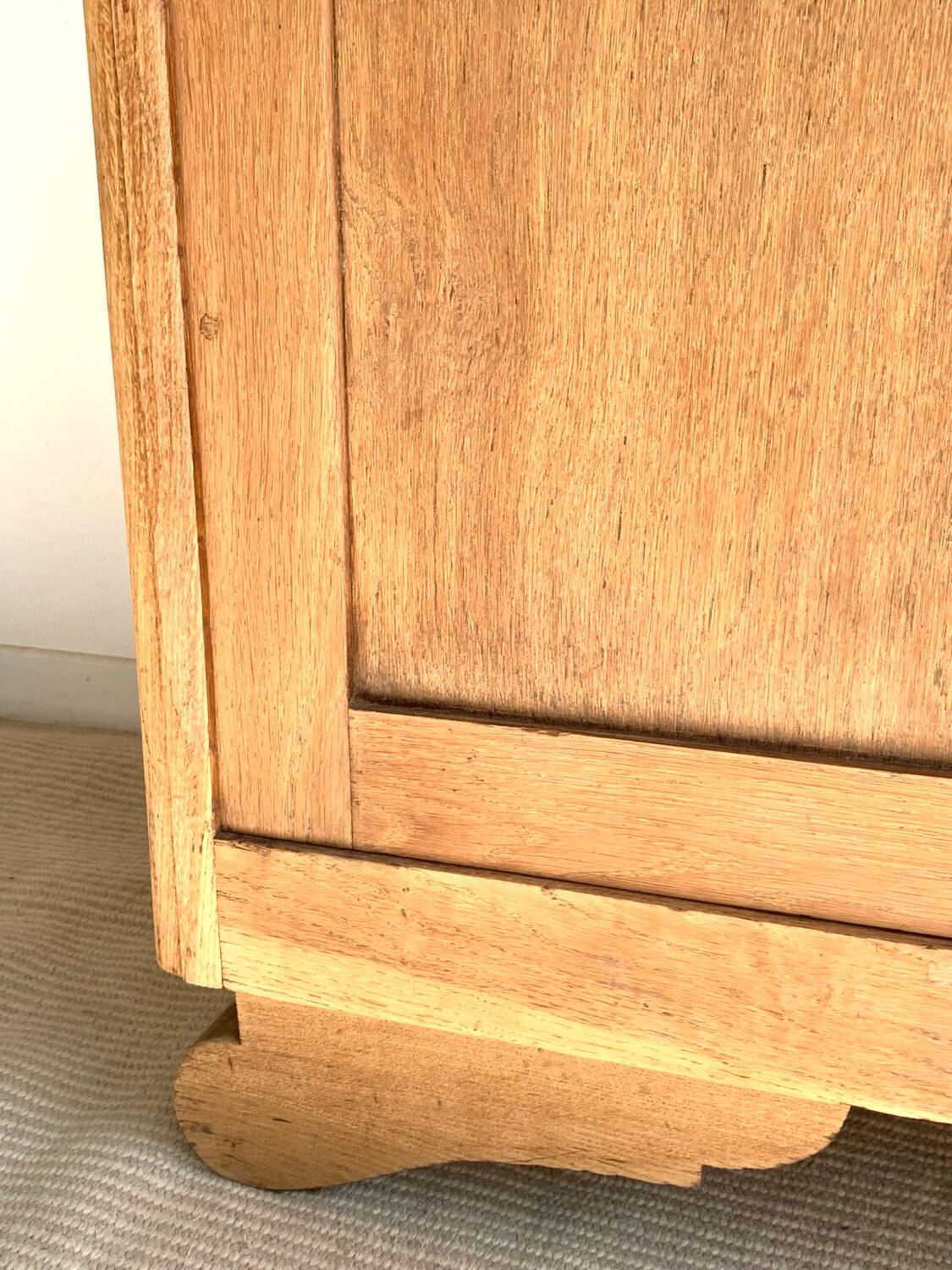 Art Deco glass cabinet