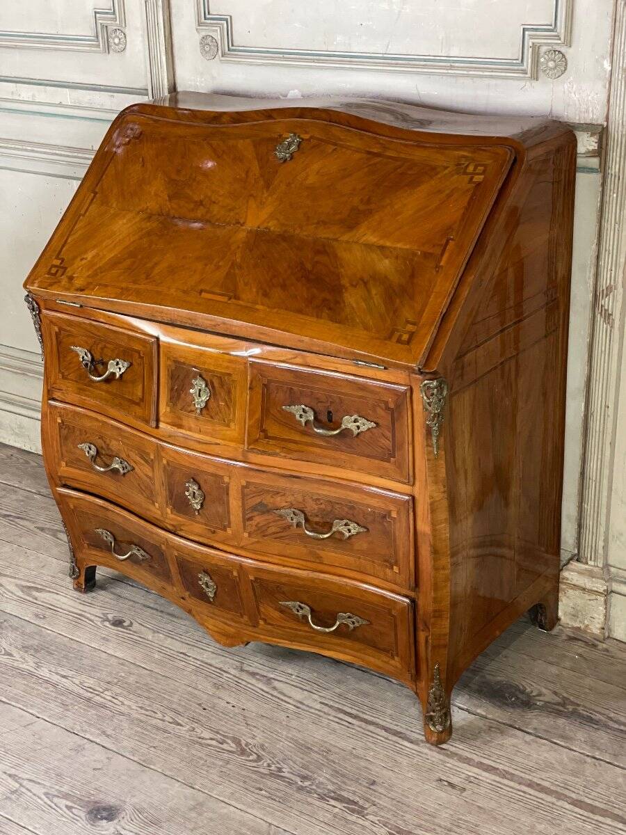 Commode scriban ou bureau de pente, plaque de fruitier, XVIIIème siècle