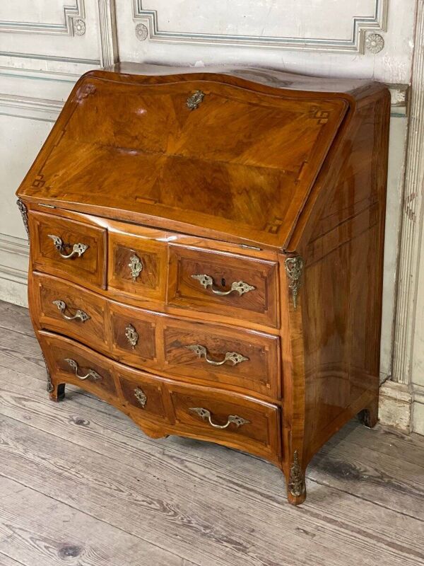 Commode scriban ou bureau de pente, plaque de fruitier, XVIIIème siècle