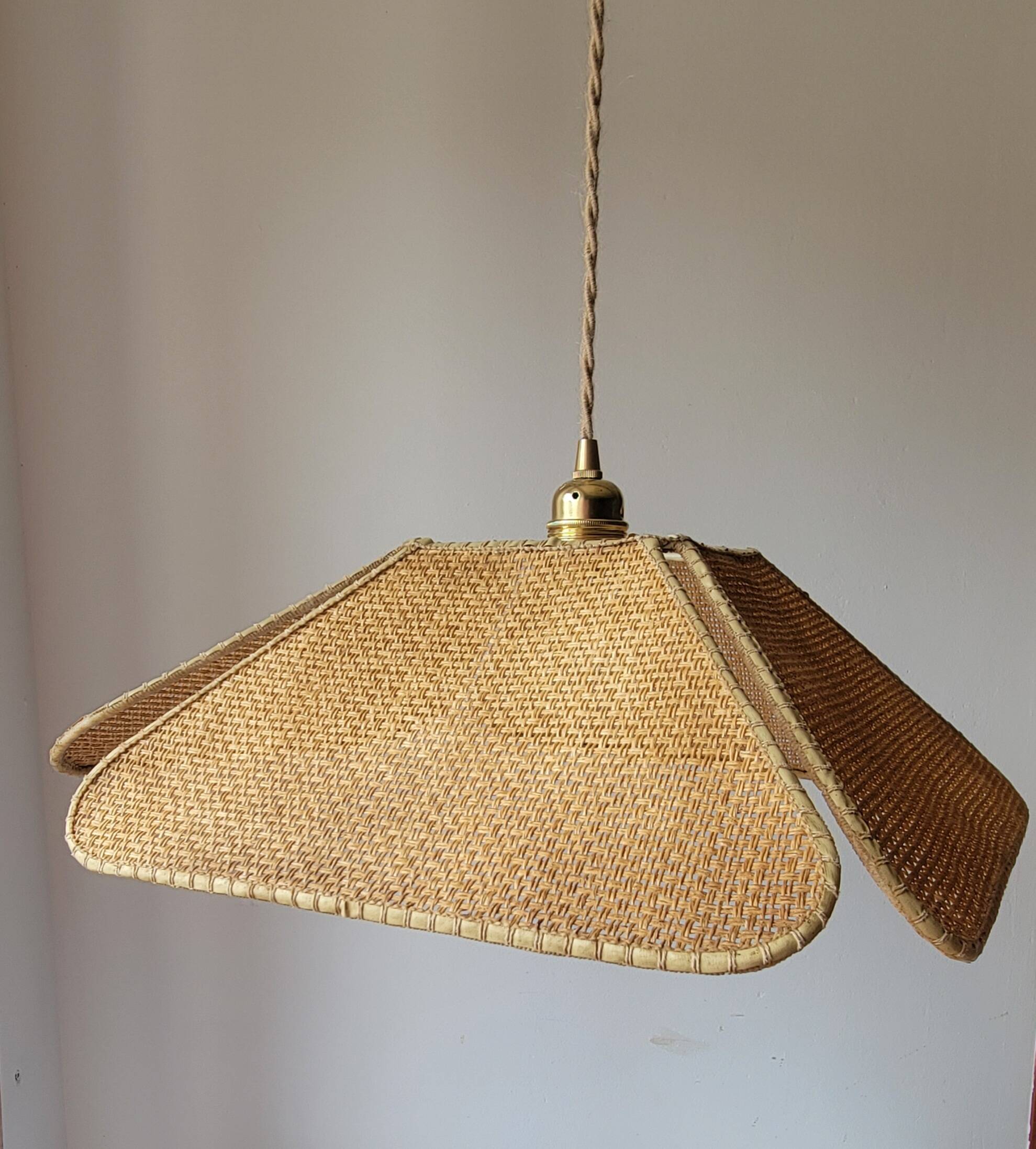 Rabane and leather suspension