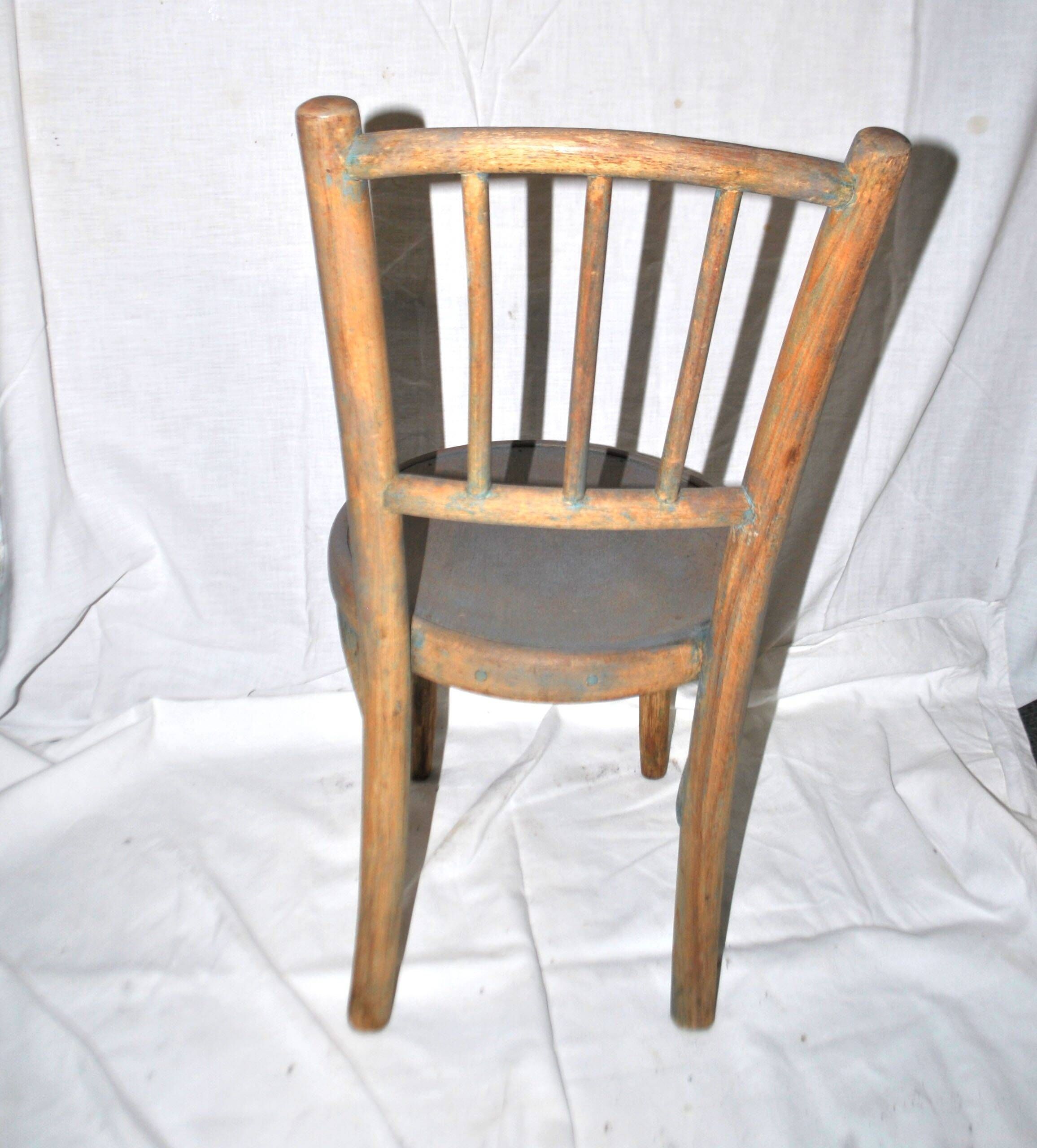 Child's bistro chair in curved turned wood, Fischel Thonet style, 1950.