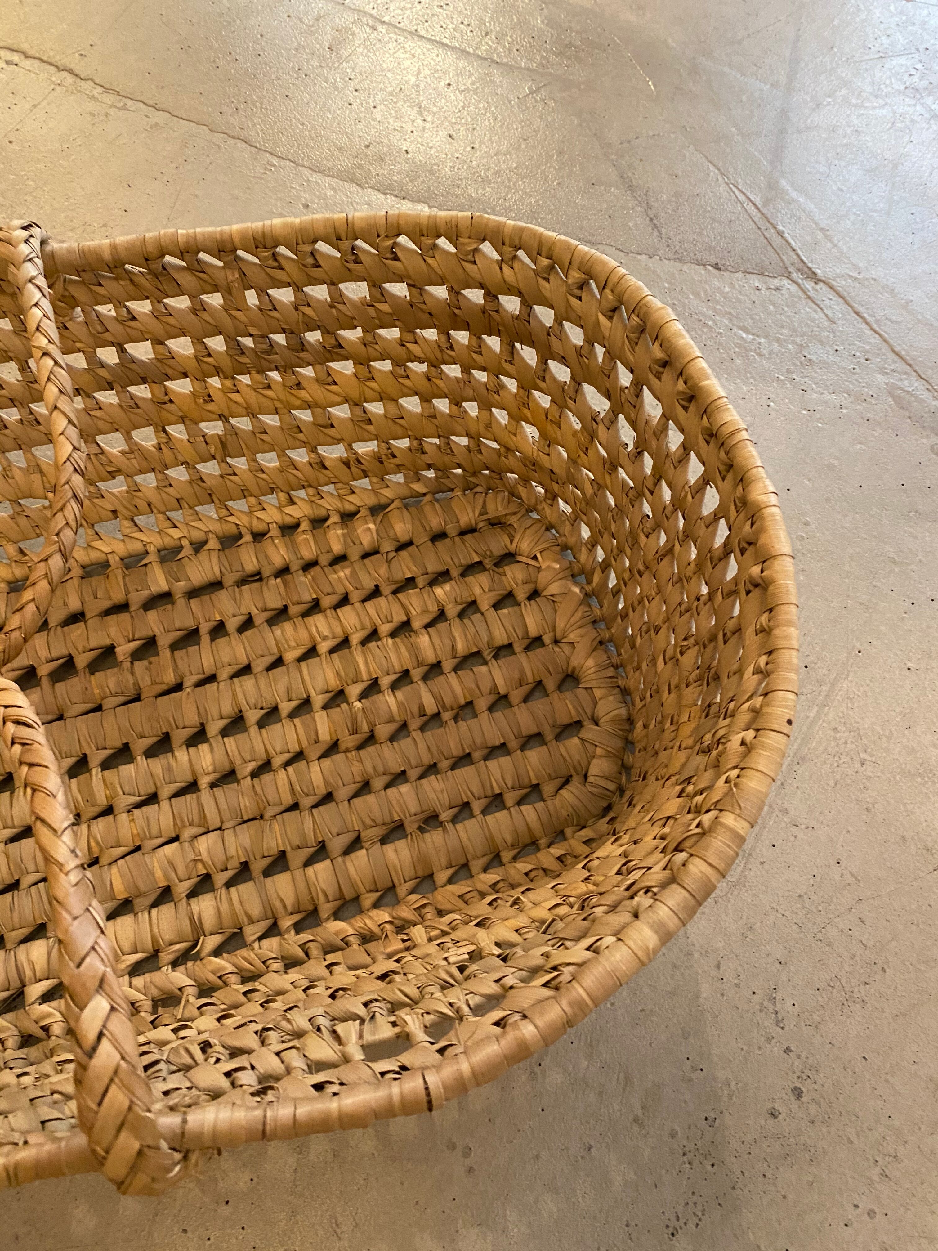 Doll bassinet