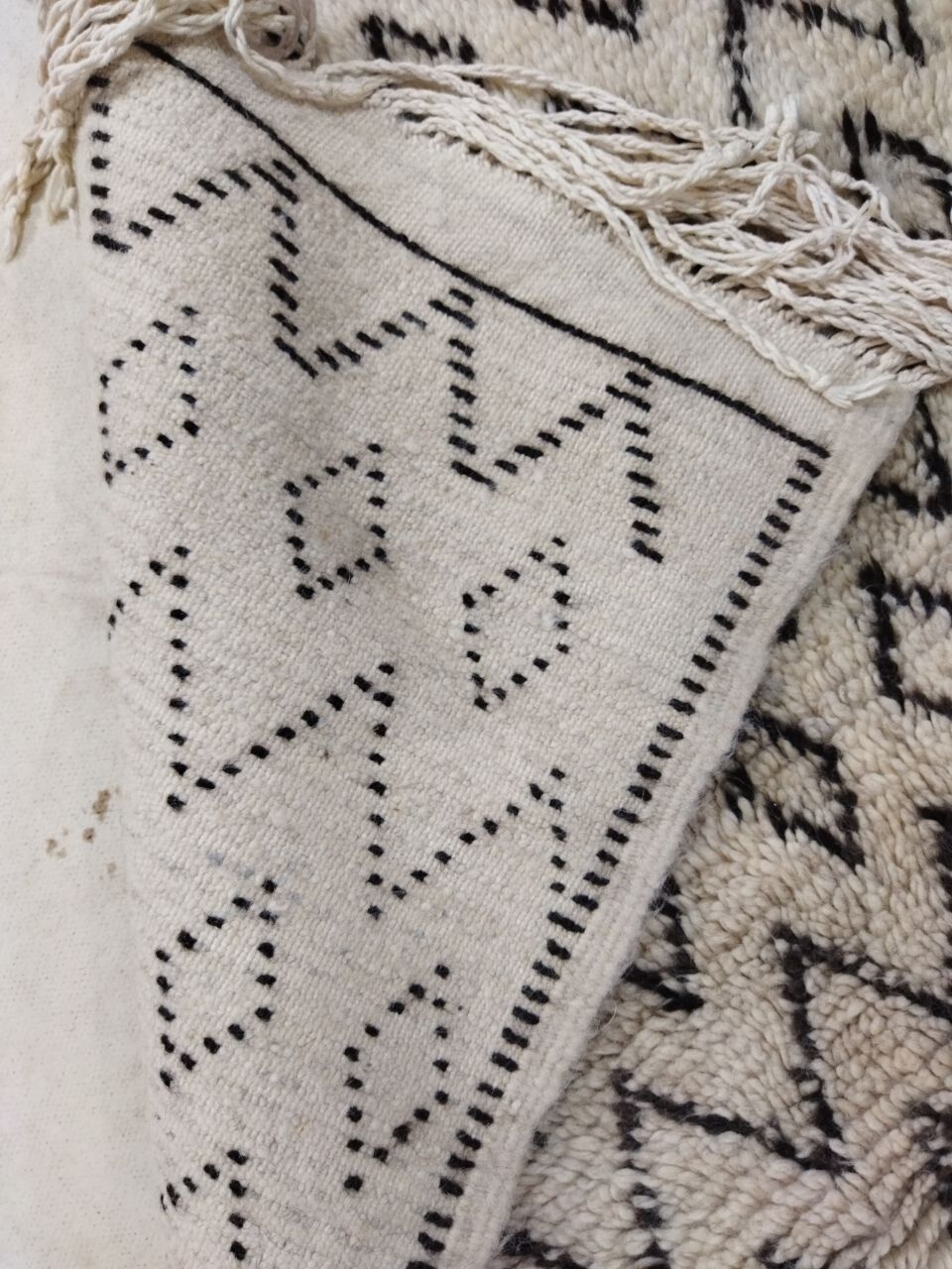 Moroccan berbere carpet 135x75cm