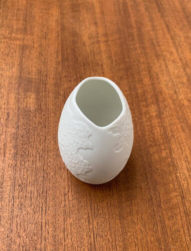 White porcelain vase by M. Frey for Kaiser, mid-century, 1960s.