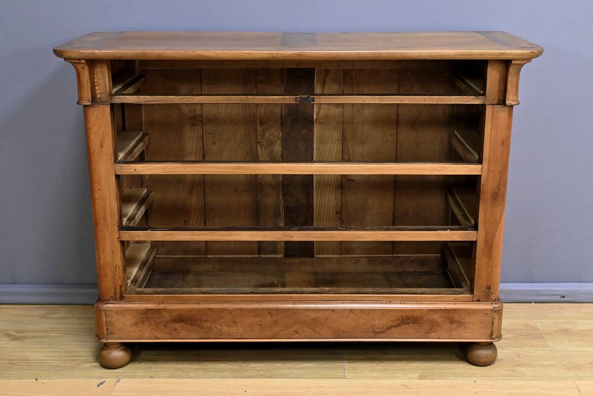 Cherrywood chest of drawers, Restoration period – Early 19th century