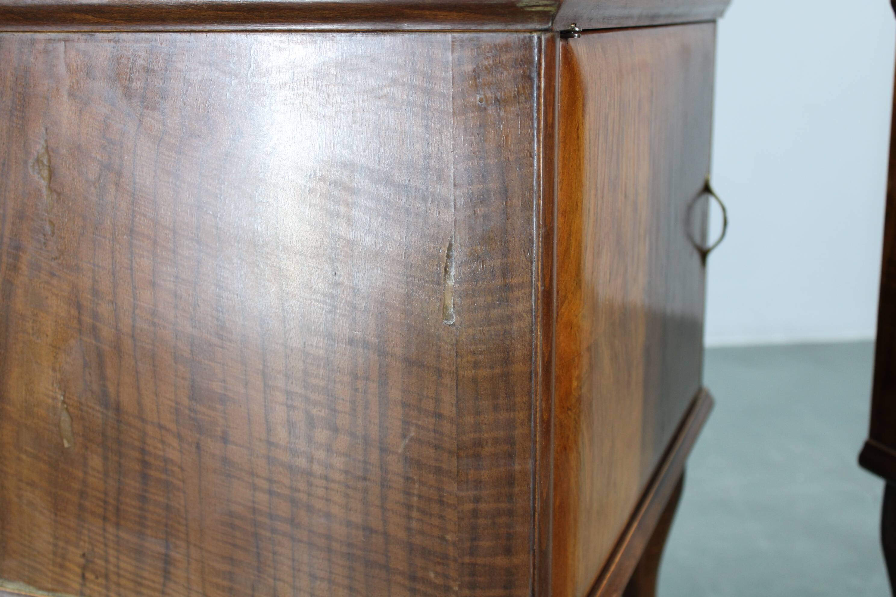 Pair of mid-century Italian walnut nightstands with glass top, 1950s