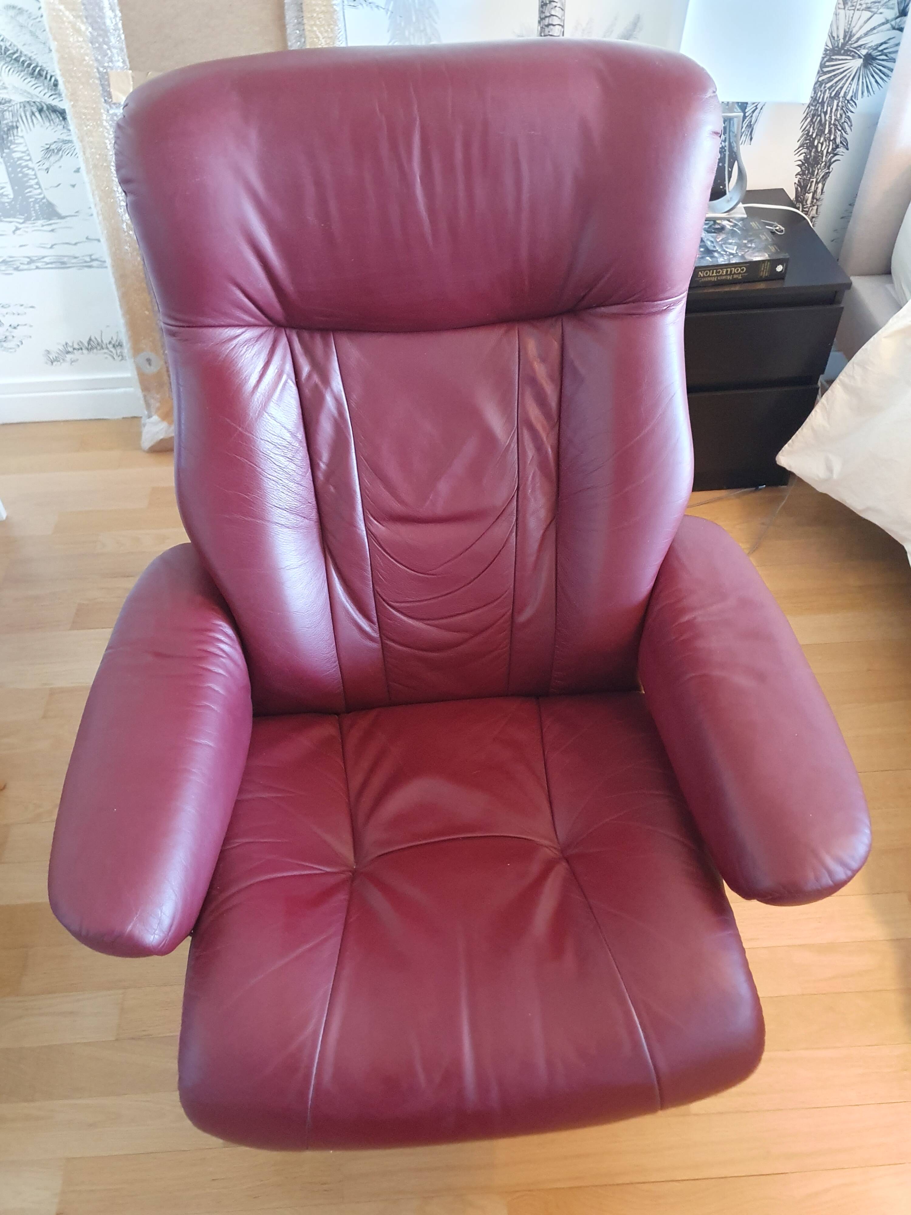 Fauteuil en cuir Anderssons avec repose-pied