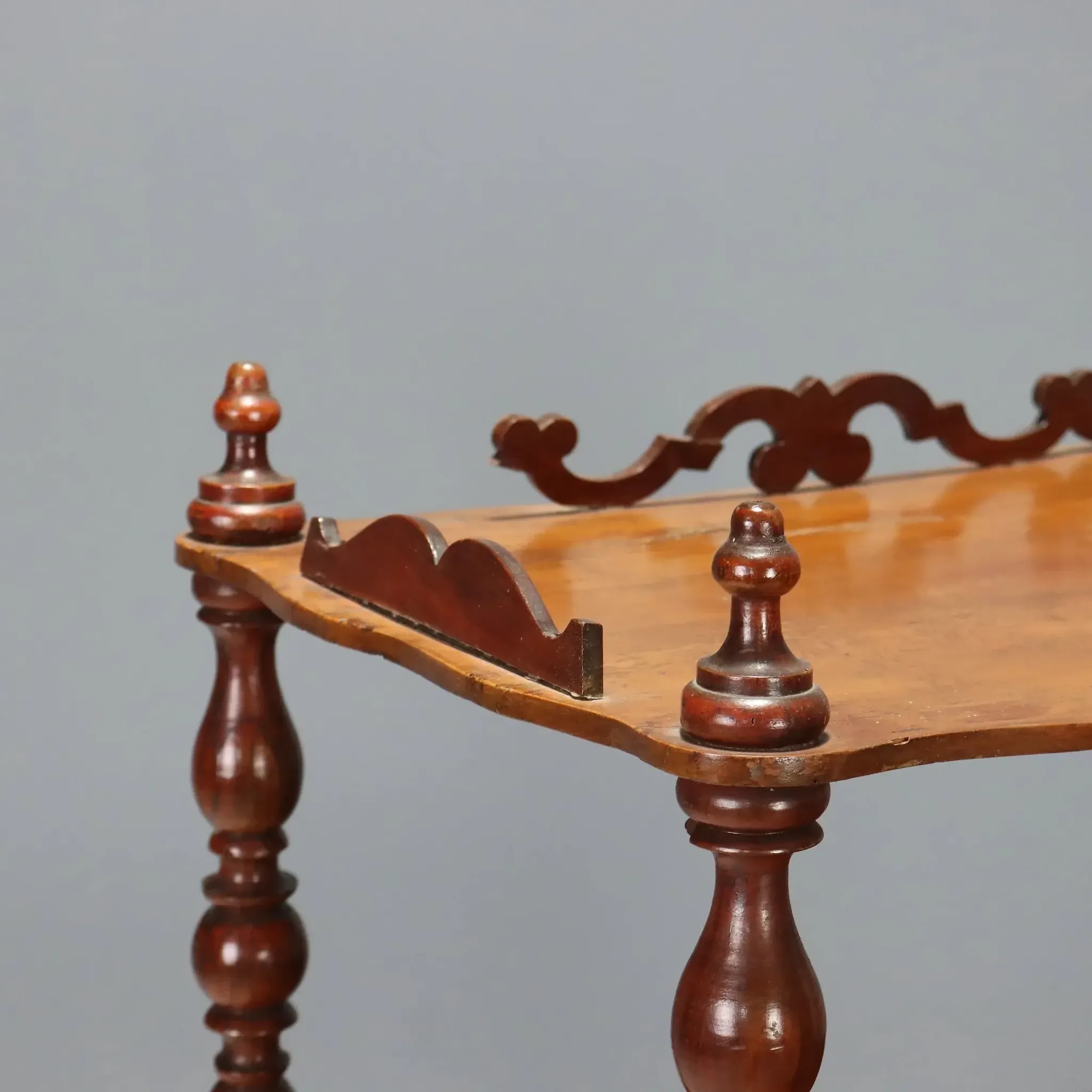 Antique walnut shelf with 4 shelves, Italy, 19th century.