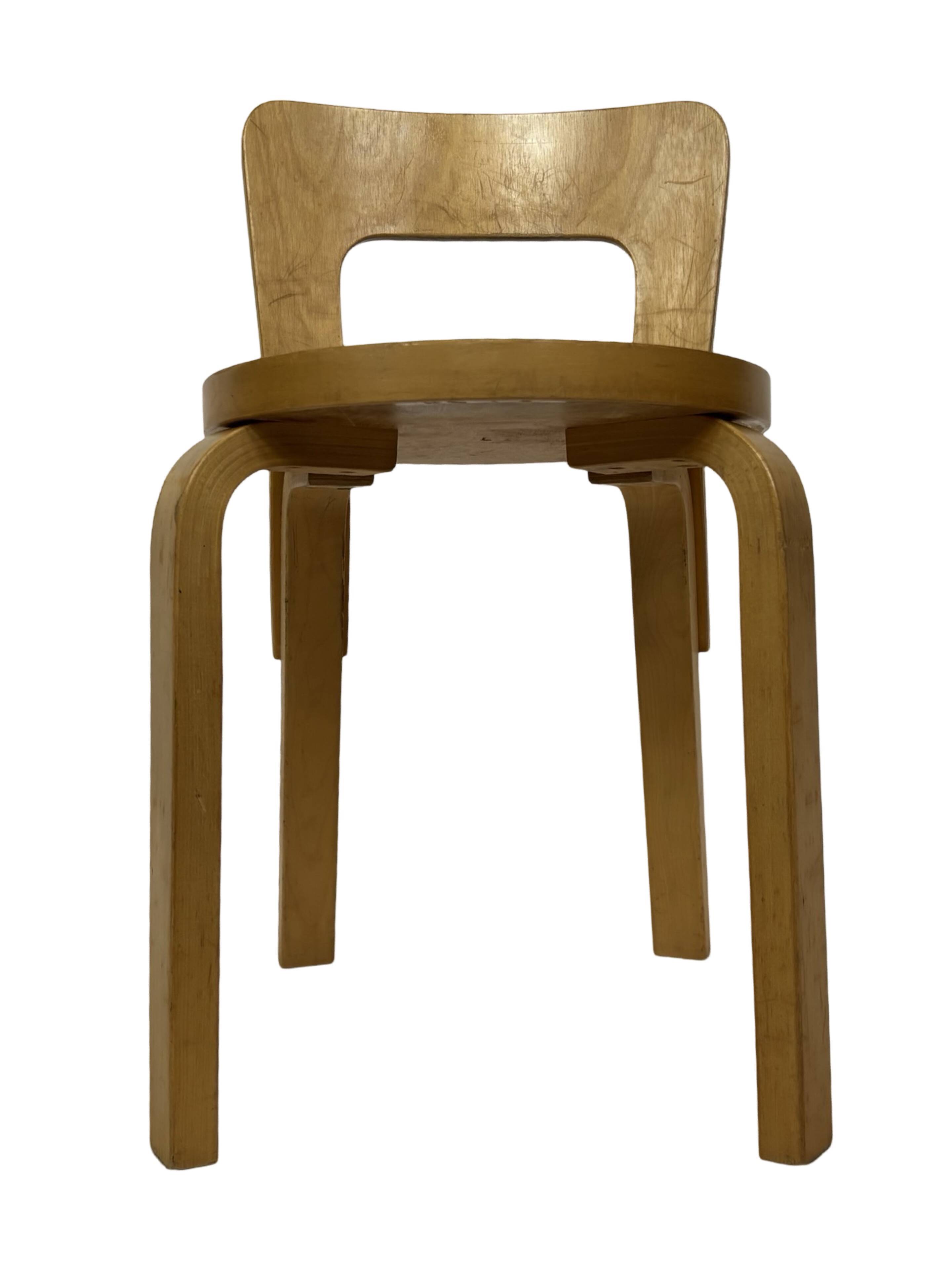 Chaise vintage modèle 65 par Alvar Aalto pour Artek (Linoléum noir)