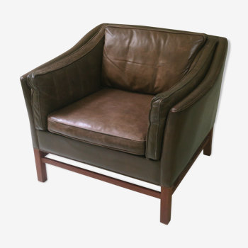 Fauteuil de salon danois en cuir encadré de teck 1960