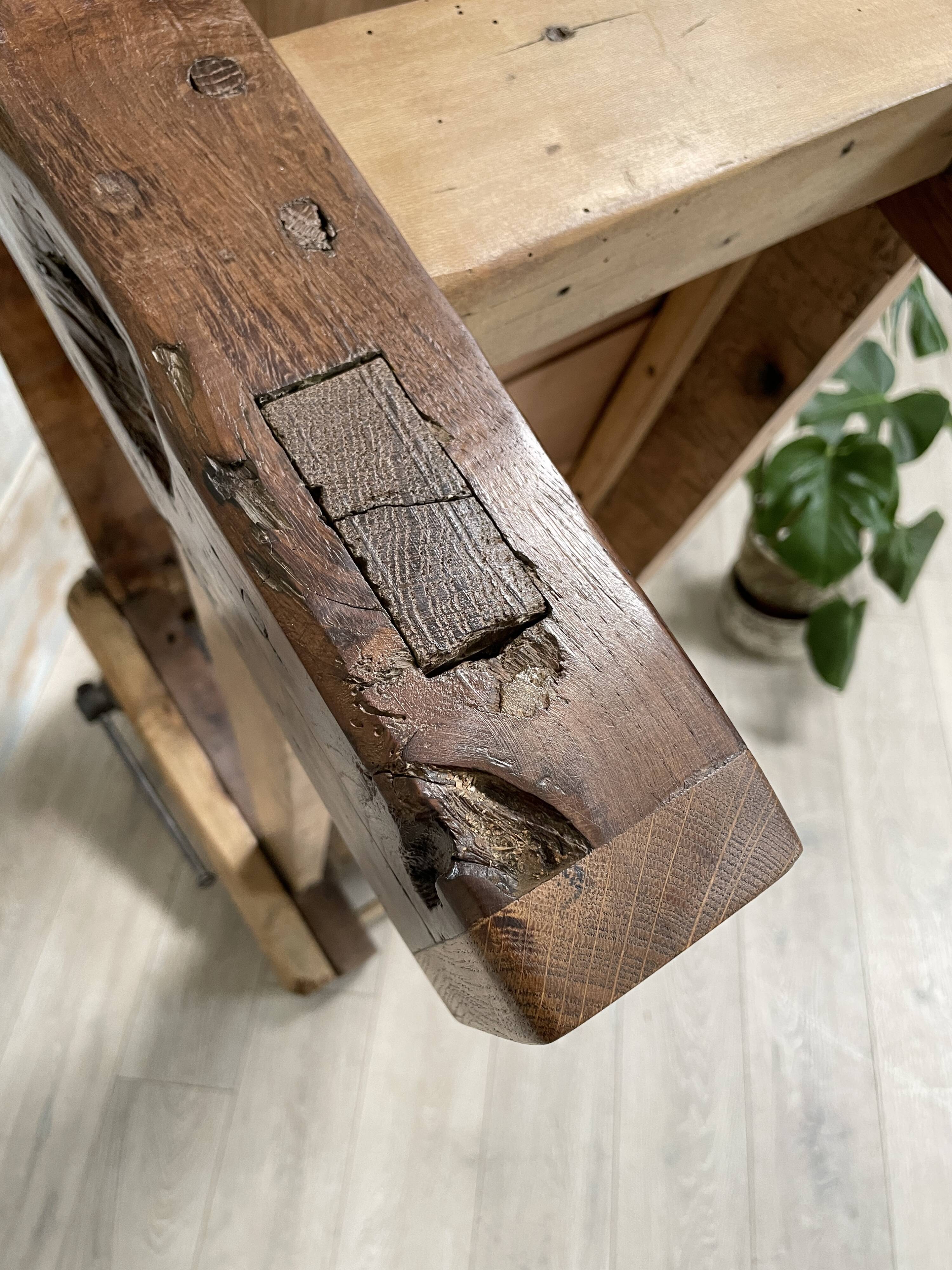 Solid wood carpenter's workbench