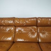 Canapé cuir fauve scandinave
