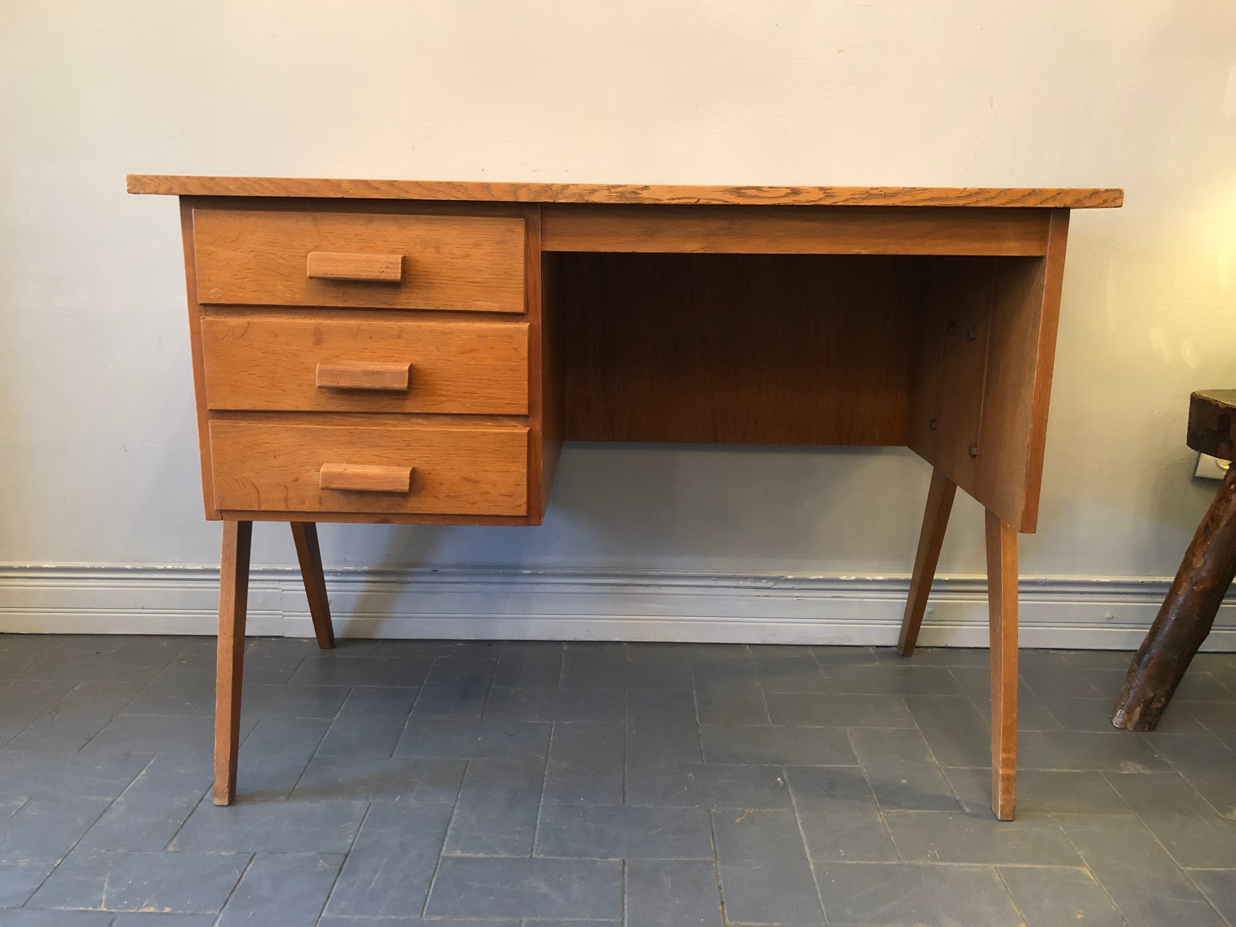 Vintage desk compass feet