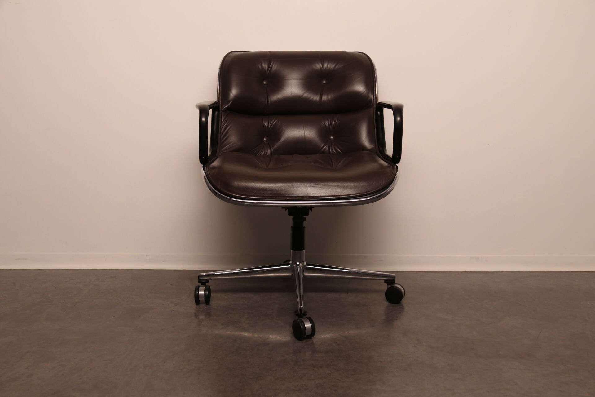 Executive office chair by Charles Pollock for Knoll - US - 1970's