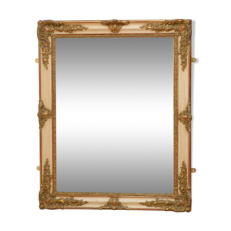 Elegant 19th century gilt mirror