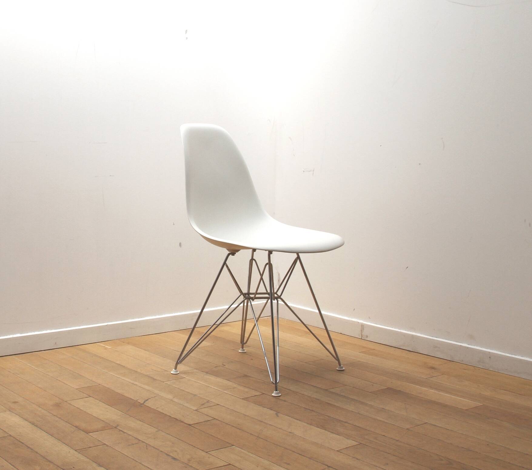 DSR chair, Charles & Ray Eames Vitra