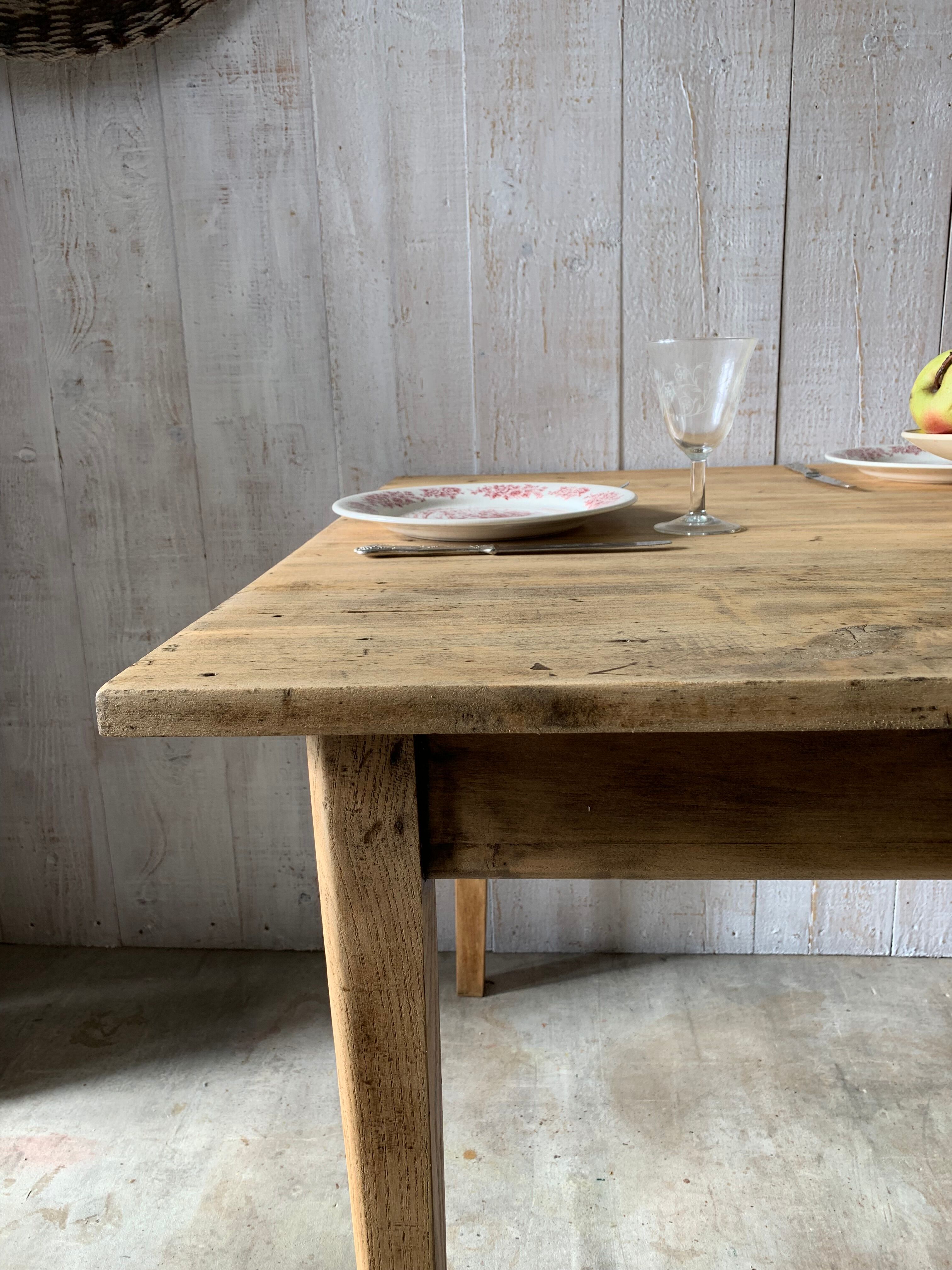 Farm table