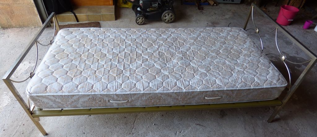 Bed 1 person vintage with metal headboard and footboard and spring metal box spring