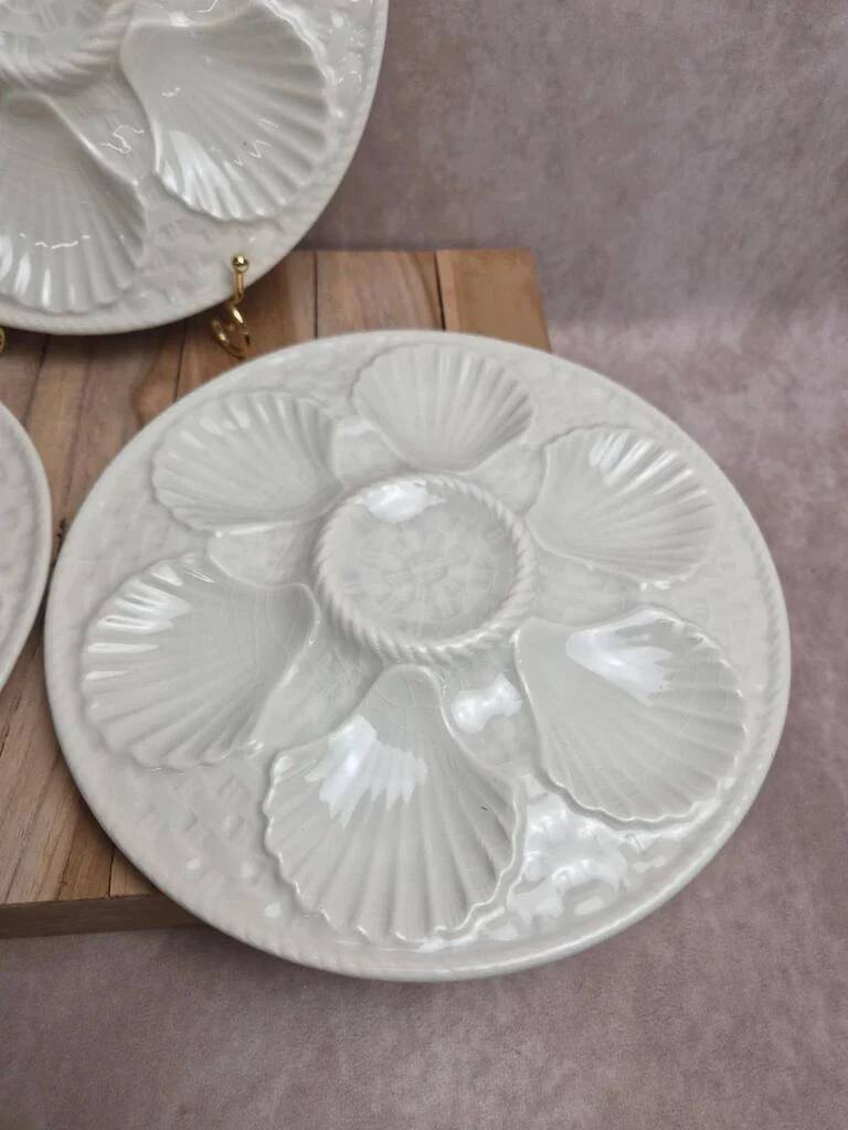 Set of 3 oyster/shell plates Chantilly France – cracked white