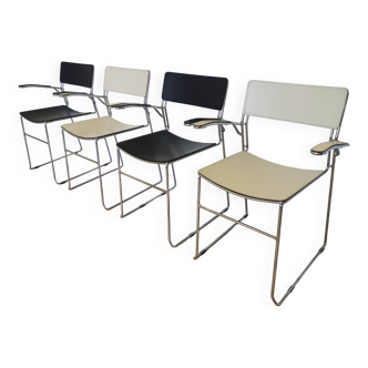 4 chaises empilables Sultana Dining par Arrben/Italie années 1980/Cuir blanc et noir Mid-Century