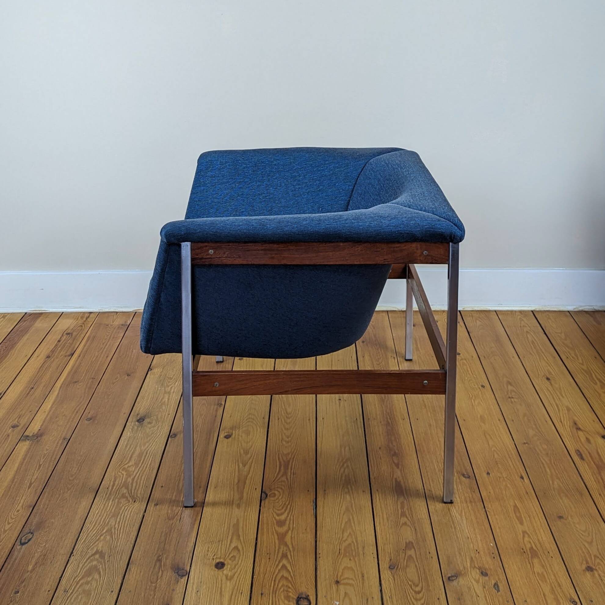 Artifort model 040 lounge chair by Geoffrey Harcourt