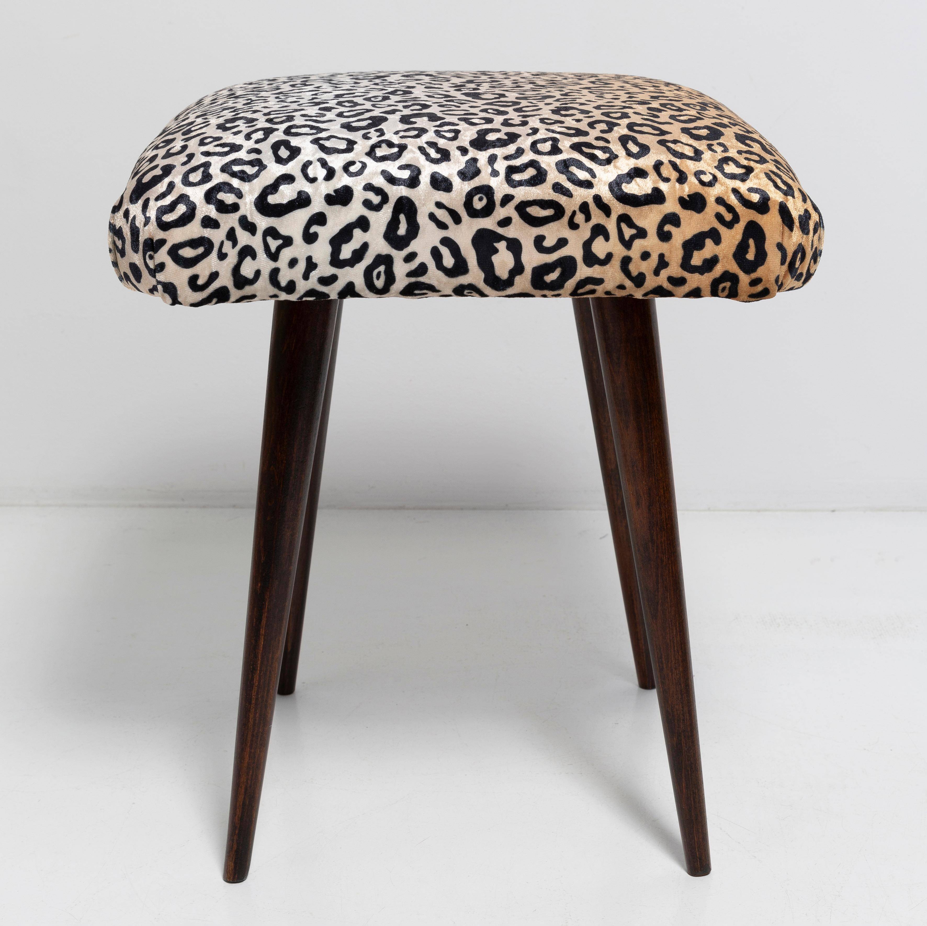 Pair of vintage leopard velvet stools from the 20th century, Europe, 1960s.