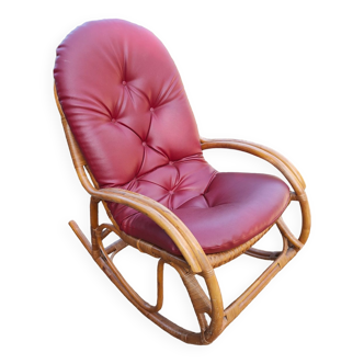 Rocking-chair en rotin, assise cuir