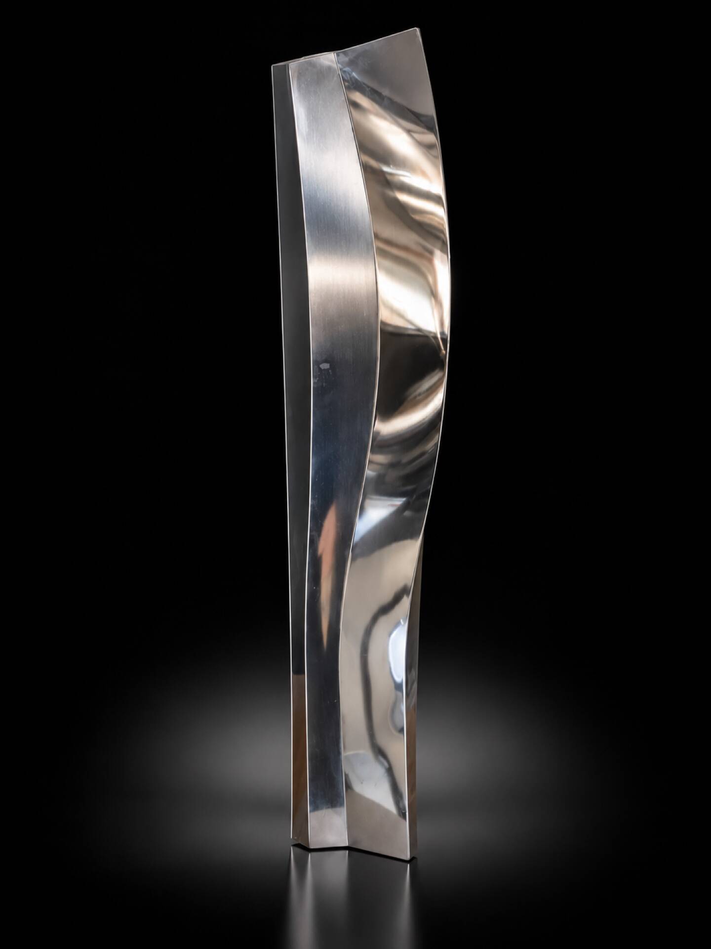Large sculpture vase signed – polished mirror stainless steel – circa 199